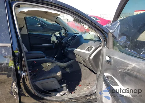 2019 Dodge Journey Se from USA, damaged, VIN 3C4PDCBB8KT719036